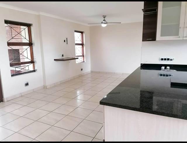 3 BEDROOM TOWNHOUSE RENTED IN LORRAINE